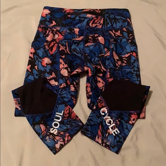 Lululemon x SoulCycle cropped pants - Picture 2 of 3